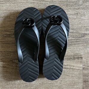 Gucci chevron thong sandal